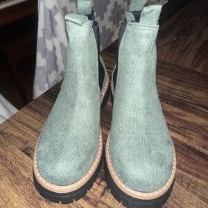 Stylish Green Women's Boots